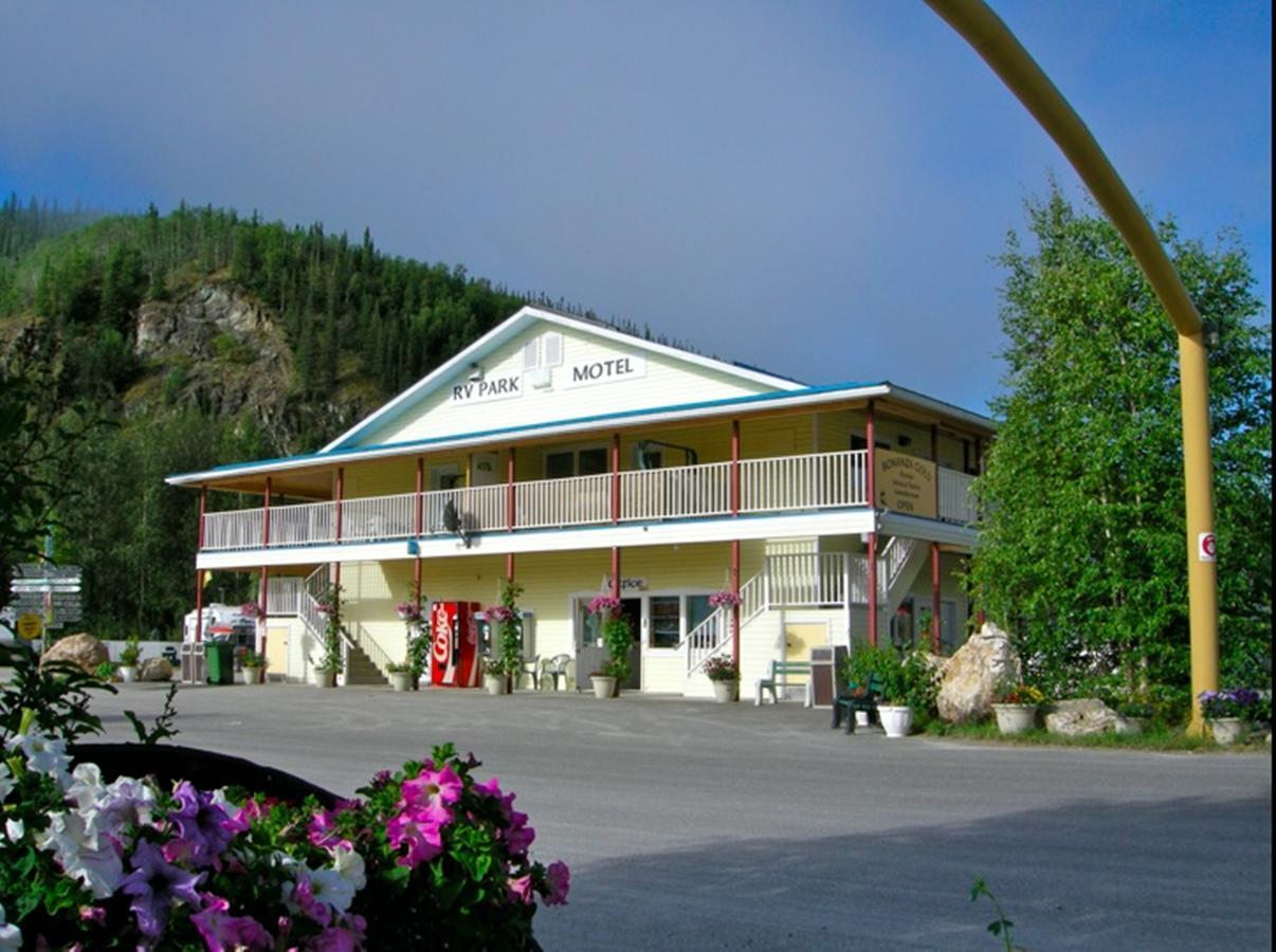Bonanza Gold Motel Dawson City Exterior foto